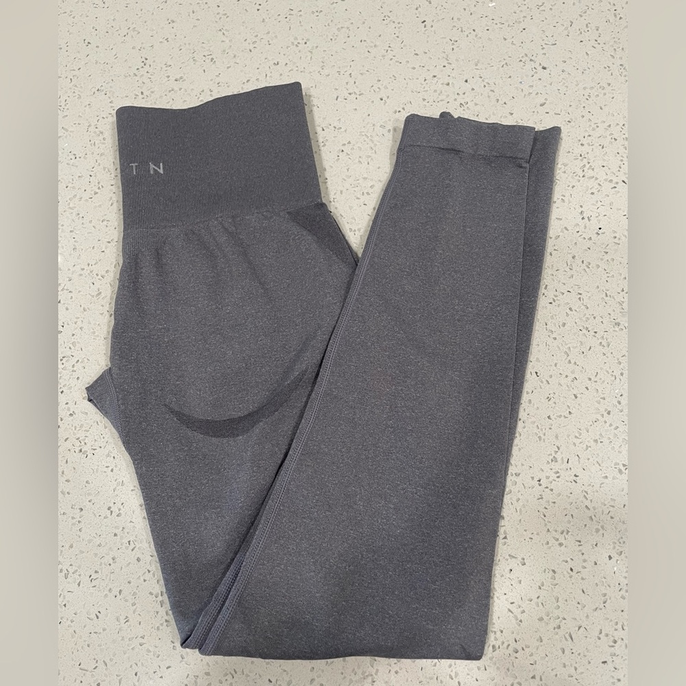 Small NVTGN Contour leggings